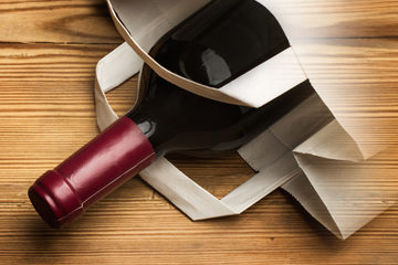 Bottle bag with wine bottle in it